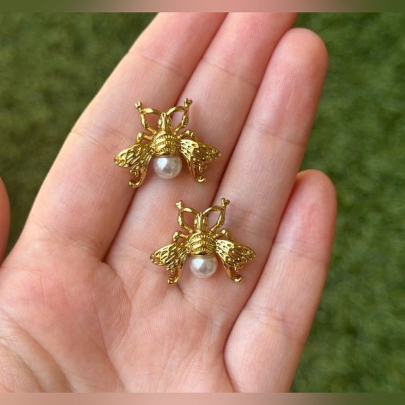 Pearl Bee Earrings – 18K Gold Plated Statement Studs - Picture 2 of 5